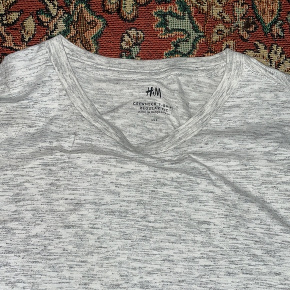H&M men’s t-shirt - Picture 3 of 3